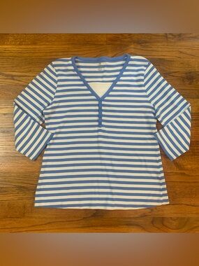Bobbie Brooks Blue & White Stripe Blouse 
Ladies Large 12 - 14
3/4 Sleeves